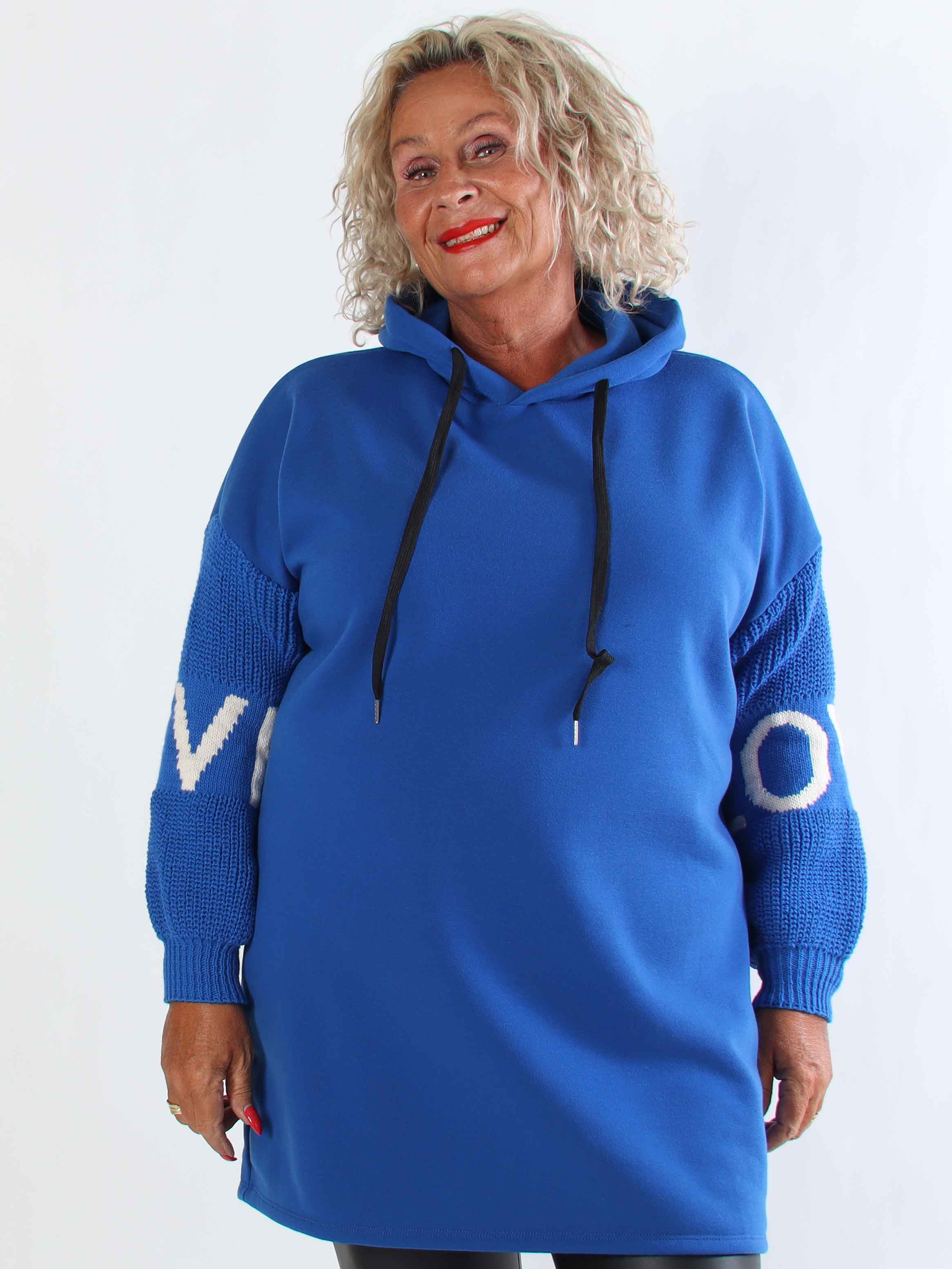 Debbie Hoodie - Huvtröja i plus size med stickade ärmar